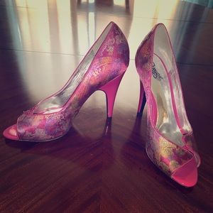 9M Carlos Santana Pumps. Worn Once